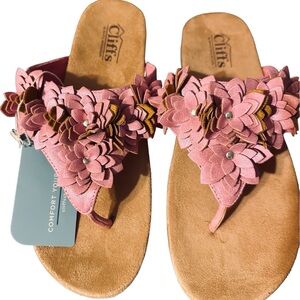 CLIFFS by White Mountain flip flop sandal. Size 7.5